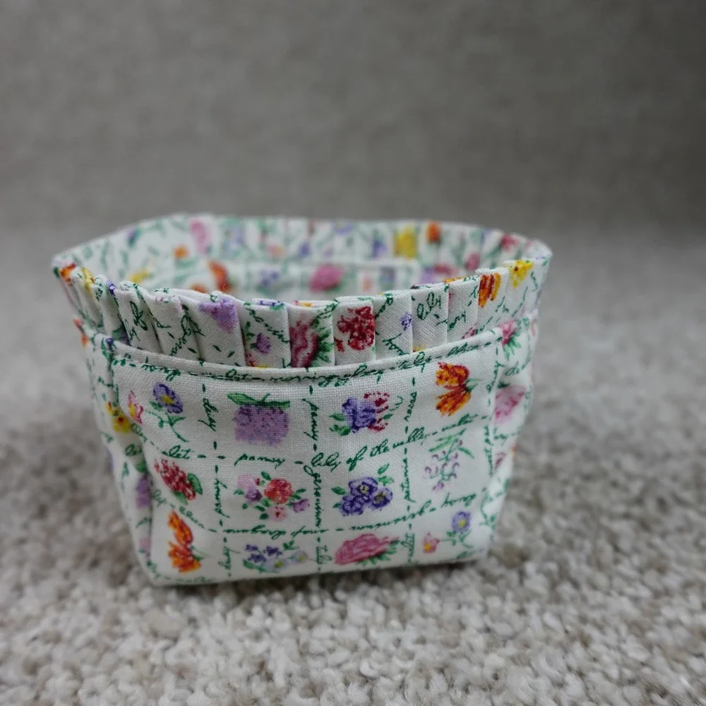 Longaberger 2007 Collectors Club May Series Miniature Petunia Basket Set Boxed